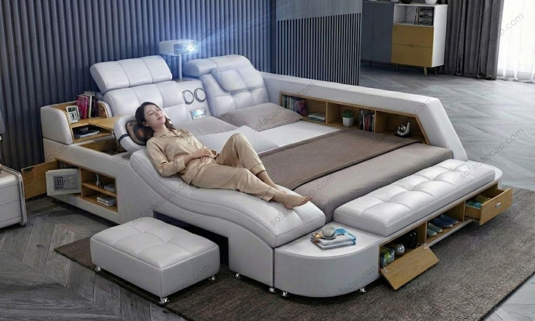 Hình ảnh thực tế khách nhà Nội Thất Moda đang nằm thư giãn trên ghế massage sau 1 ngày làm việc mệt nhọc 