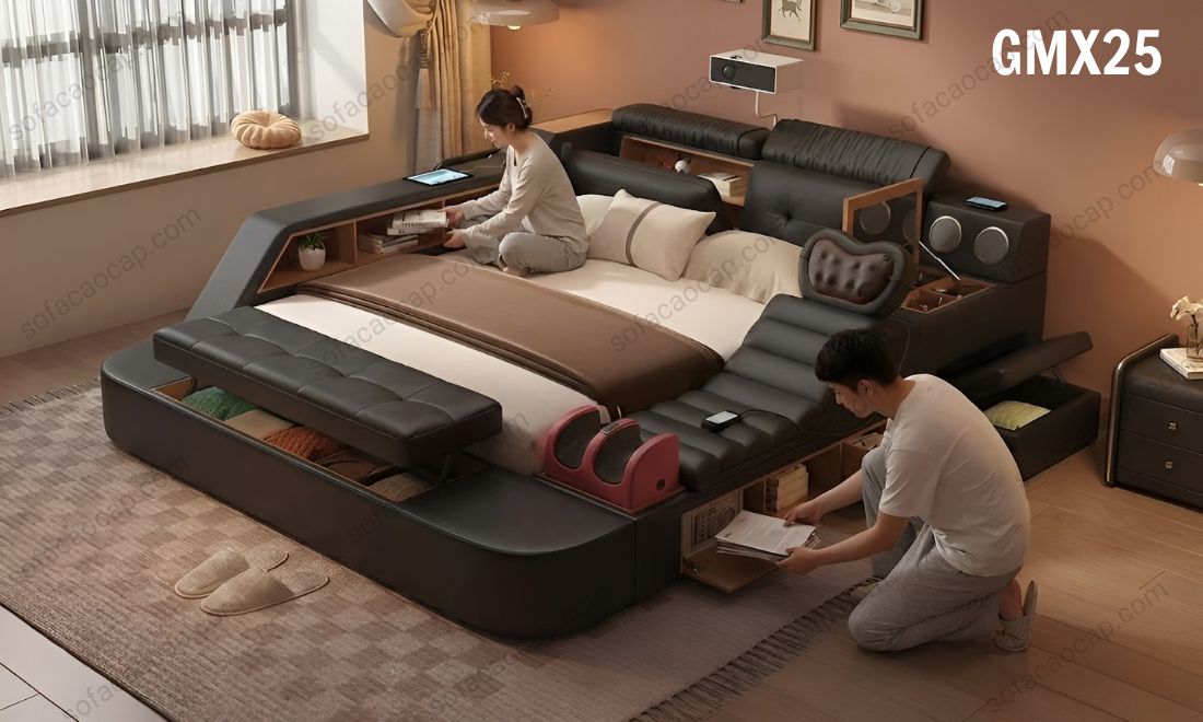 Giường hiện đại đi kèm ghế mát xa và nhiều tiện ích khác như: máy chiếu phim, két sắt, cổng sạc USP, loa bluetooth,...