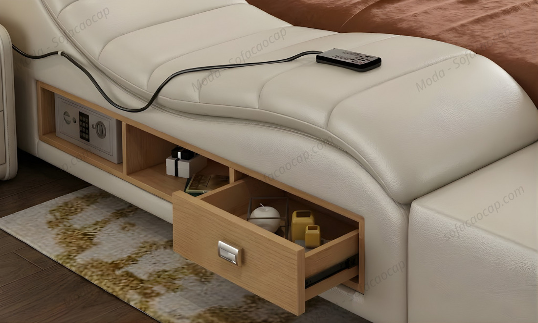 Ngăn kéo đựng đồ bên phía dưới gầm ghế mát xa, cạnh két sắt